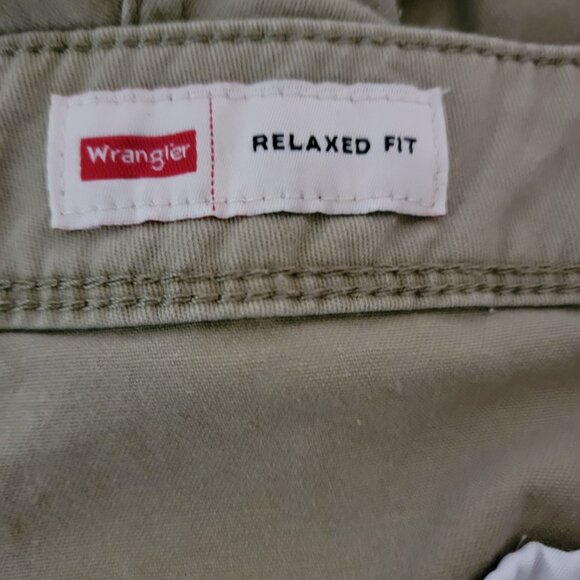 Wrangler Mens Cargo Shorts Sz 40 Relaxed Fit Flat Front Cotton Blend Khaki Tan - Picture 3 of 13